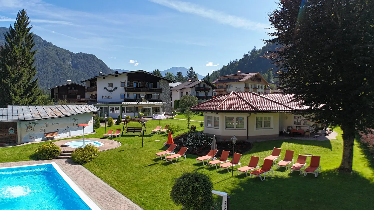 unser_berghof_erpfendorf_hotel_urlaub_kitzbueheler_alpen_chalet(1)