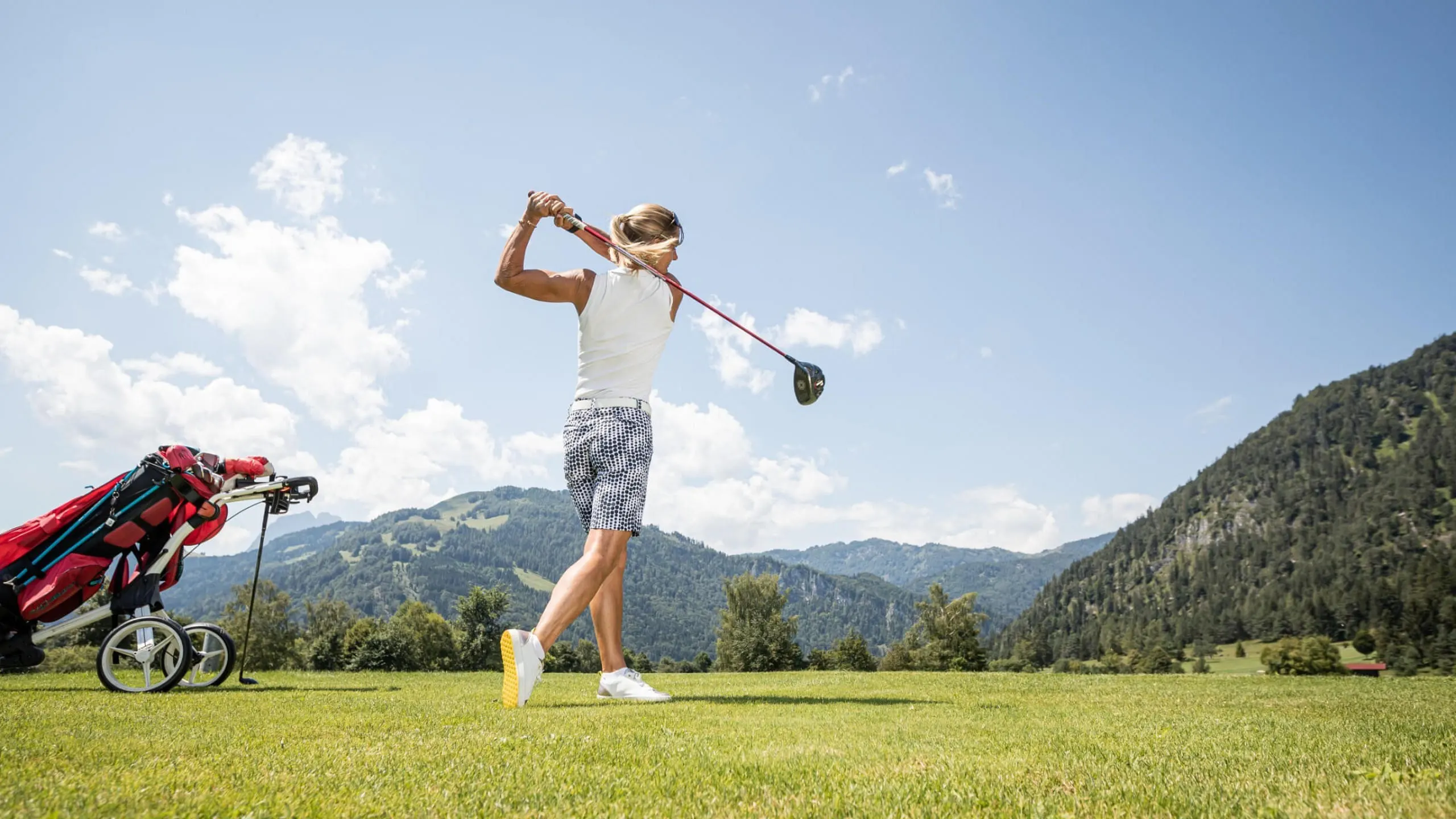 Unser_Berghof_Erpfendorf_Hotel_Urlaub_Kitzbuheler_Alpen_Golf_in_Erpfendorf_c_mirja_geh_3