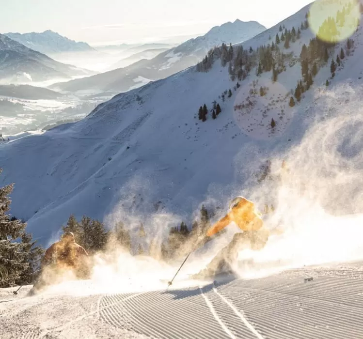 unser_berghof_erpfendorf_hotel_urlaub_kitzbueheler_alpen_schneezauber_skifahren_c_mirja_geh_9