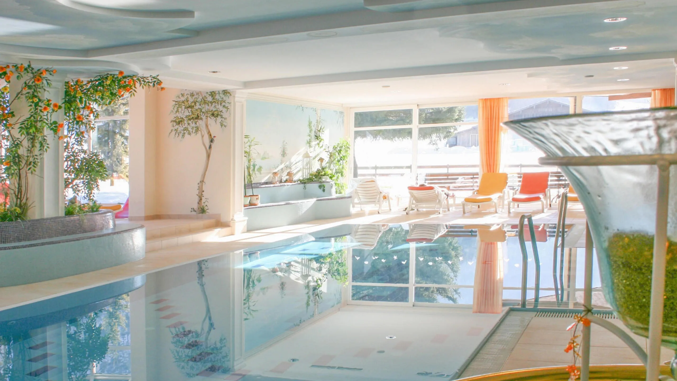 unser_berghof_erpfendorf_hotel_urlaub_kitzbueheler_alpen_indoorpool