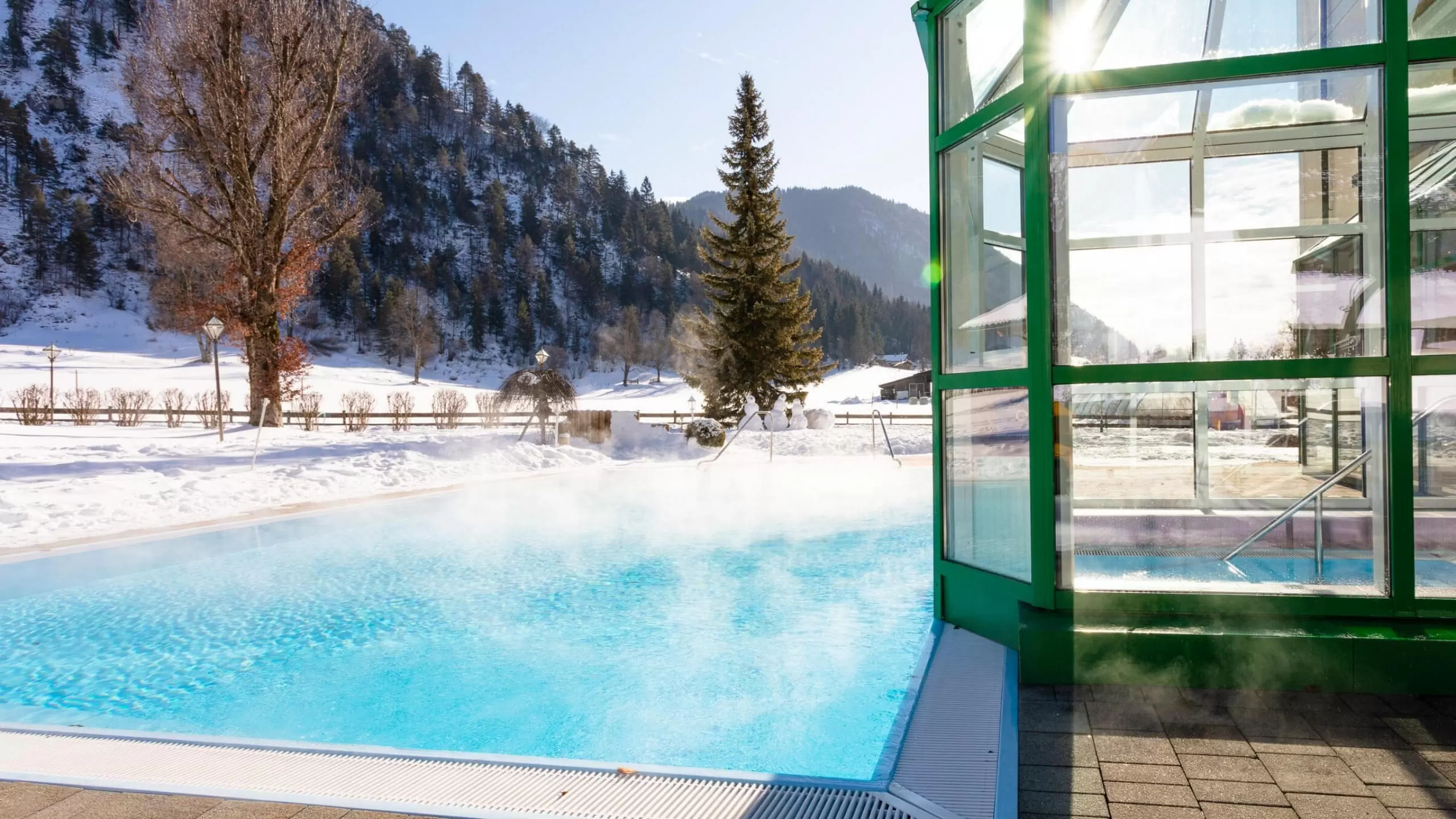 unser_berghof_erpfendorf_hotel_urlaub_kitzbueheler_alpen_auenpool